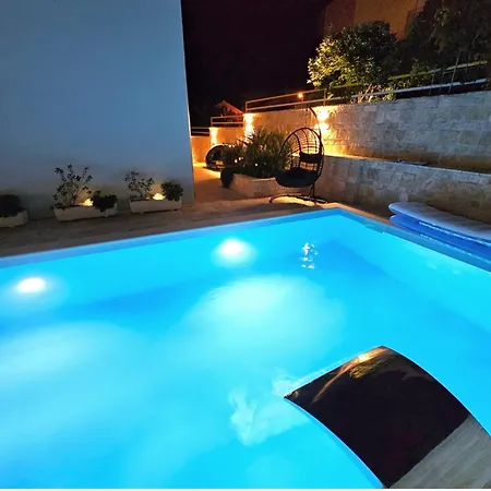 Datea Apartment Grebastica